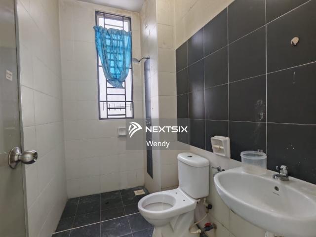 Shop for sale in Johor