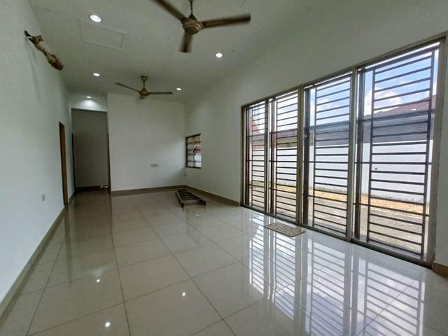 Bungalow for rent in Johore Bahru, Johor