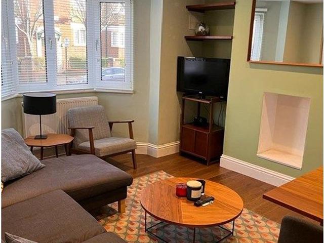 House for rent in Summerstown, Greater London