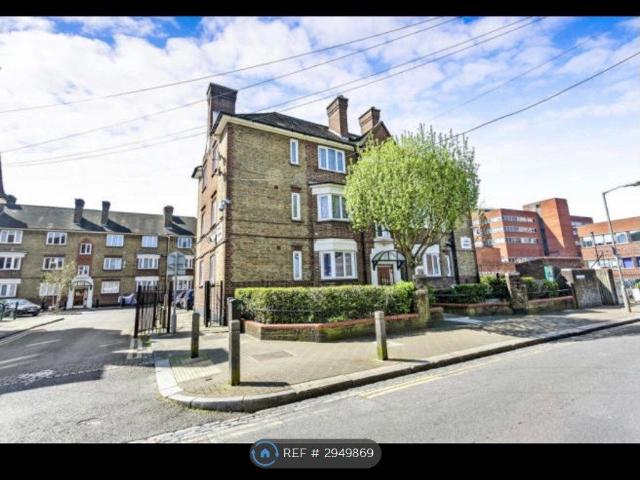 House for rent in Summerstown, Greater London