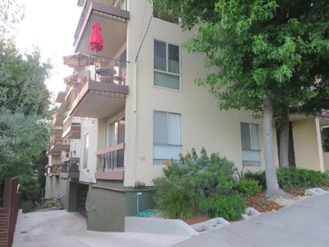 Condo for sale in Oakland, California