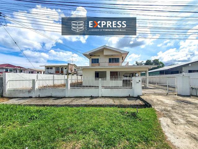 Bungalow for sale in Long Miri
