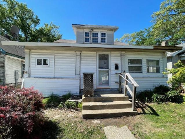 House for sale in Alton, Illinois