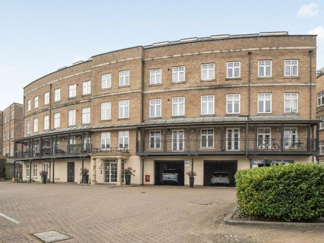 Apartment for rent in Bromley Common, Greater London