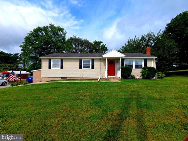 House for sale in Spring Grove