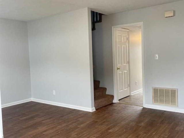 Apartment for rent in Jefferson Ridge, Forest
