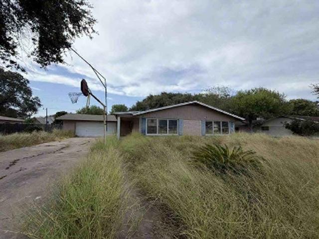 House for sale in Alice, Texas
