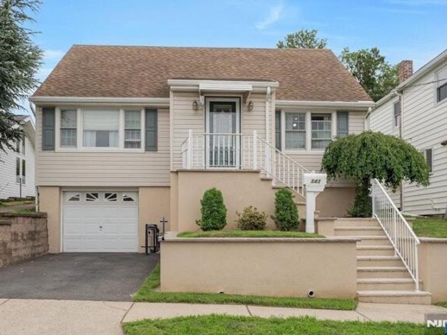 House for sale in Carlstadt House for sale in Carlstadt