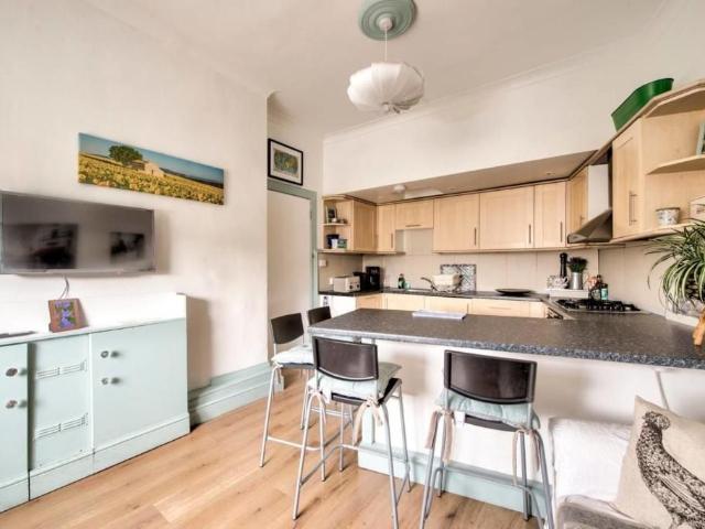 Apartment for rent in Canongate, Old Town