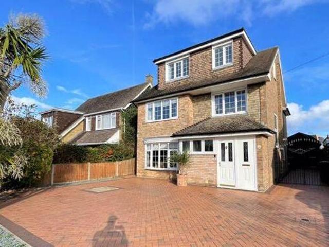 House for sale in Middlecroft, Hampshire