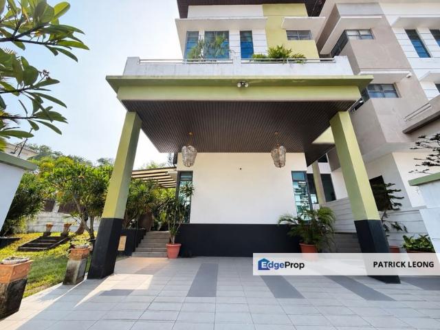 House for sale in Seksyen U8, Shah Alam