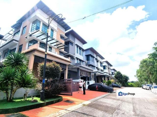 House for sale in Seksyen U8, Shah Alam