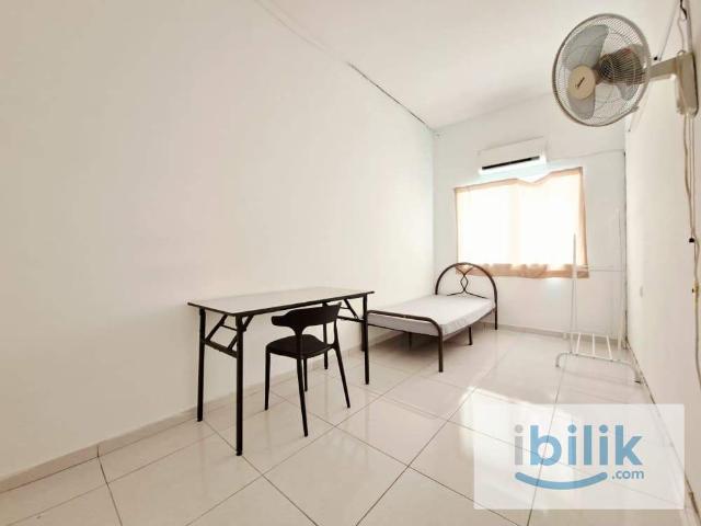 Room for rent in Taman Seri Jaromas, Jenjarom