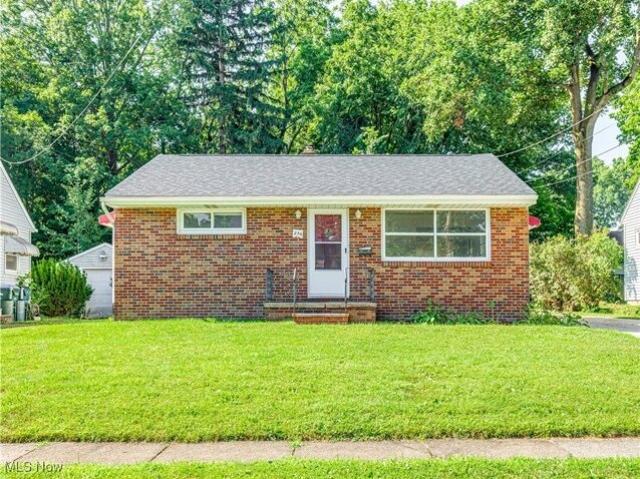 House for sale in Cuyahoga Falls