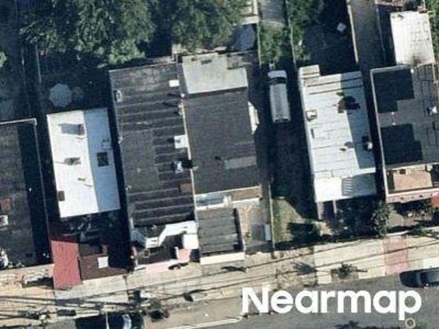House for sale in The Bronx, Arverne