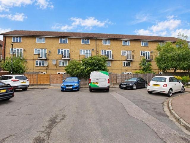 Apartment for rent in Lower Edmonton, Greater London