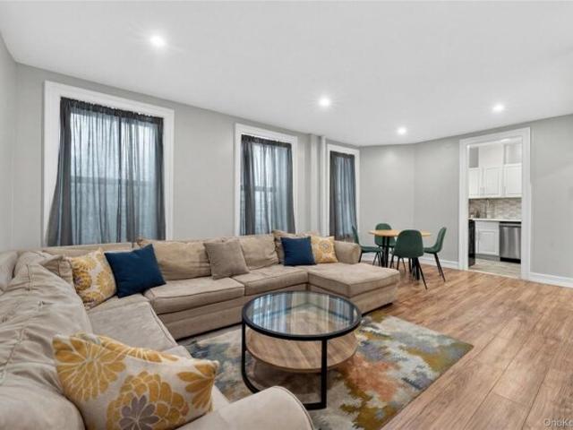 Property for sale in The Bronx, Arverne