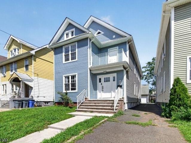 House for sale in Elizabeth, New Jersey