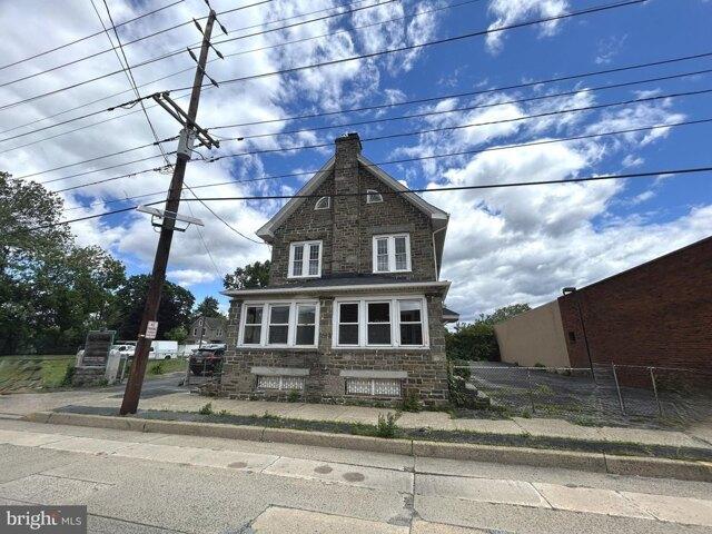 House for sale in Gloucester City
