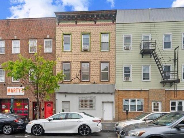 House for sale in Hudson, New Jersey