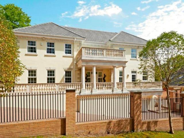 House for rent in Sunningdale