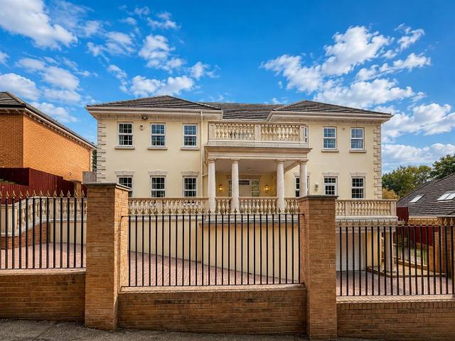 House for rent in Sunningdale
