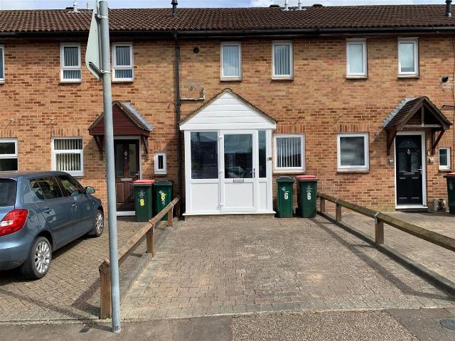 Apartment for rent in Broadfield, Glynde