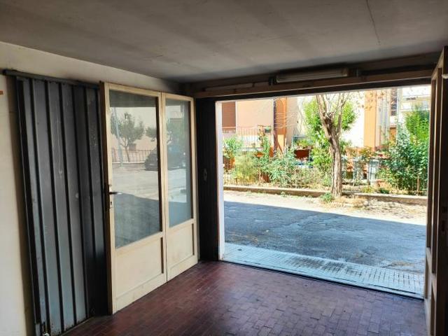 Box in vendita a Jesi, Ancona