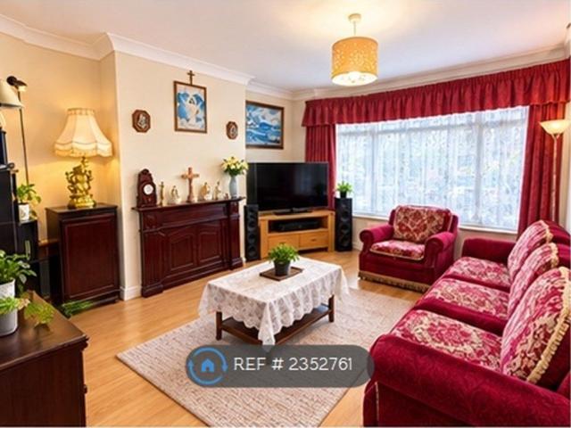 House for rent in West Tokyngton, Greater London