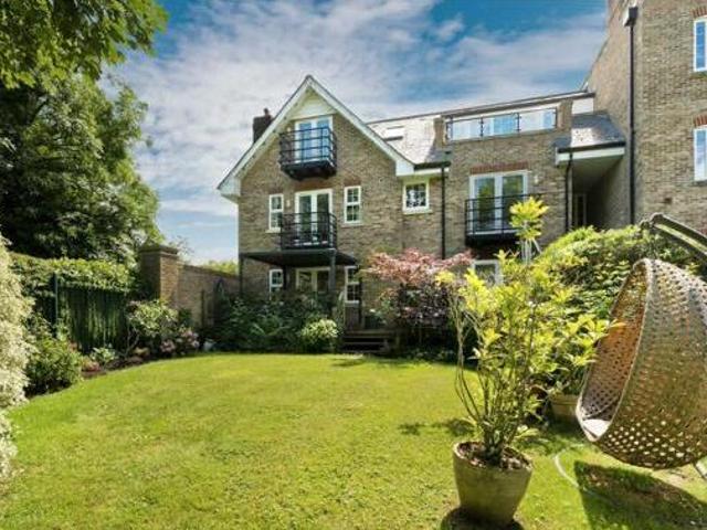 House for sale in Weybridge, Elmbridge