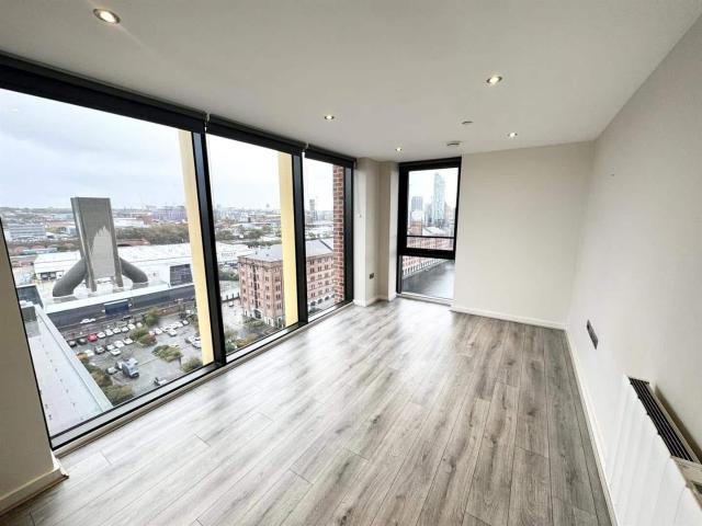 Apartment for rent in Calderstones, Wirral