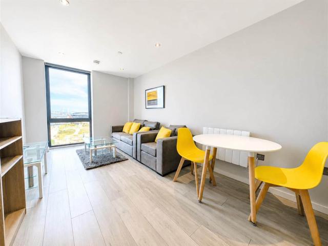 Apartment for rent in Calderstones