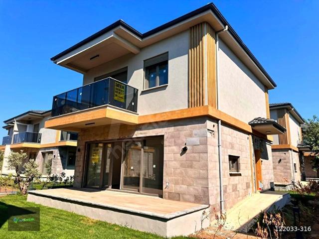 Burhaniye, Balikesir içerisinde satılık Villa