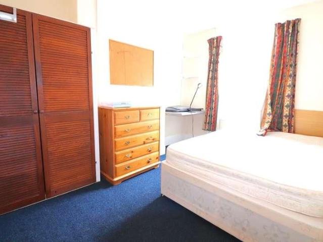 House for rent in St Clement's, The Slade