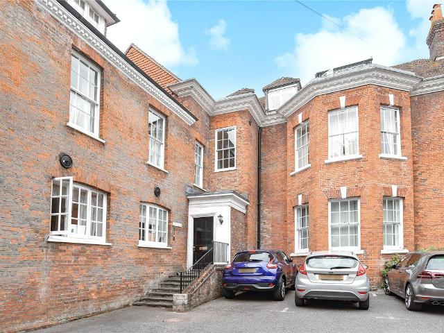 Apartment for rent in The Close, Hampshire
