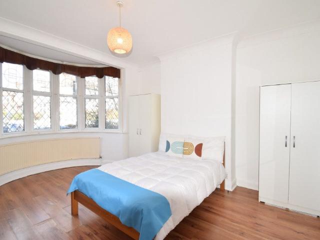 Room for rent in Dollis Hill, Greater London