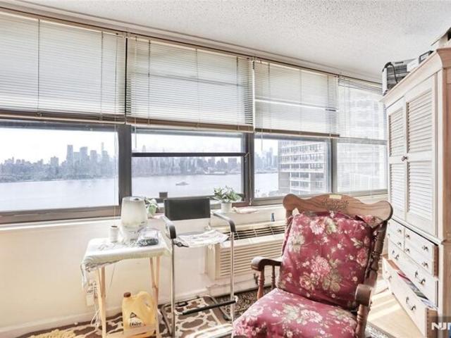 Condo for sale in Hudson, New Jersey