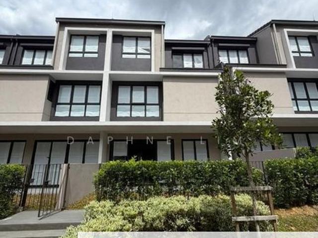 House for sale in Taman Bukit Serdang Seksyen 11, Majlis Bandaraya Subang Jaya