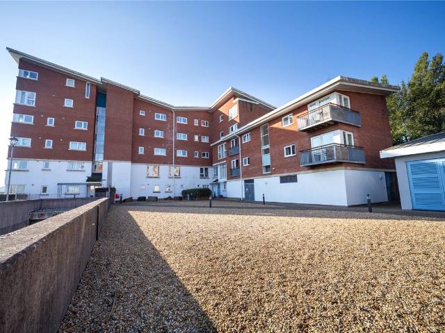 Apartment for rent in Cardiff International Sports Village, Falcon Lodge