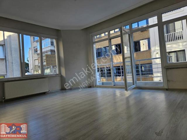 Kadiköy, İstanbul içerisinde kiralık mülk