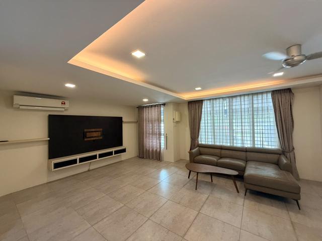 Residential House for rent in Kuching, Bahagian Kuching