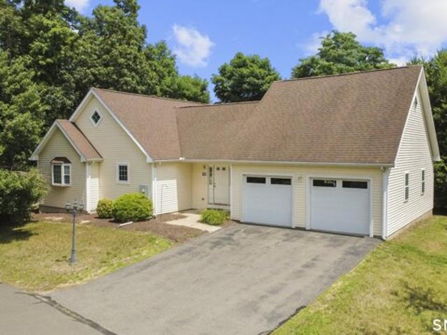 Condo for sale in East Hartford, Connecticut