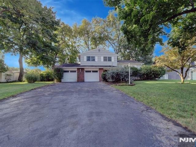 House for sale in Pompton Plains, Pequannock Township