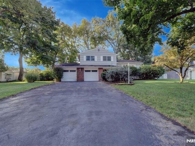 House for sale in Pompton Plains, Pequannock Township