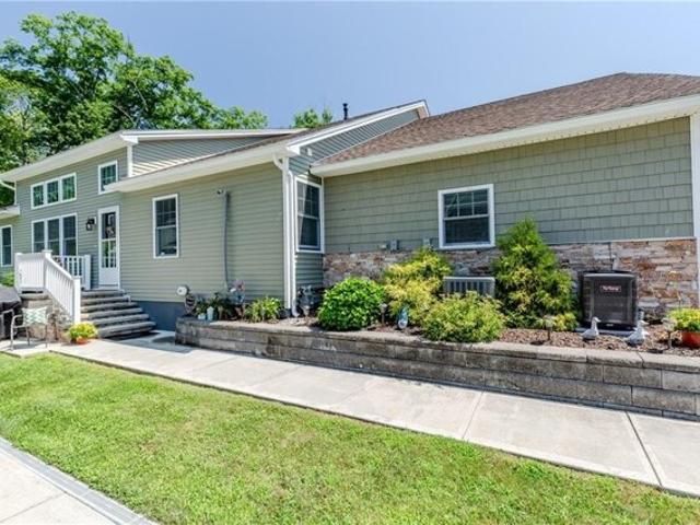 Condo for sale in West Warwick, Rhode Island