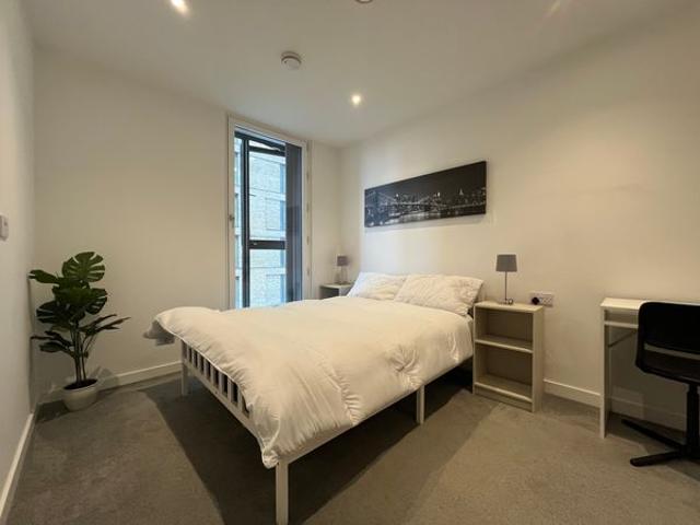 Room for rent in Wharfside, Trafford Park