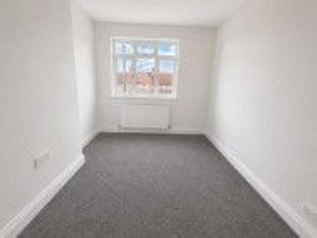 Apartment for rent in Northwood, Greater London