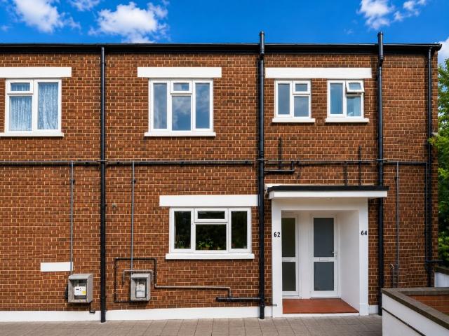 Apartment for rent in Northwood, Greater London