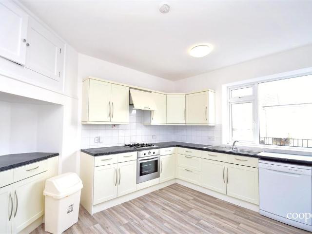 Apartment for rent in Northwood, Greater London