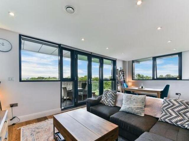 House for sale in Brentford End, Greater London